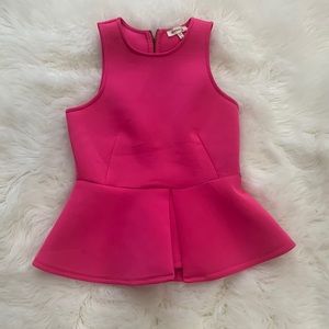 Large pink sleeves less top